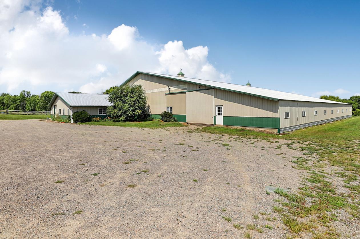 Luxury equestrian estate with a big arena - photo 29