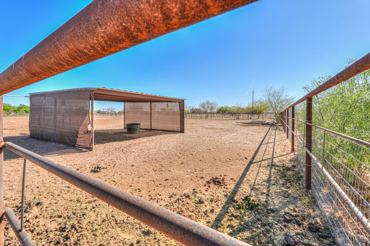Move in ready horse property - photo 14