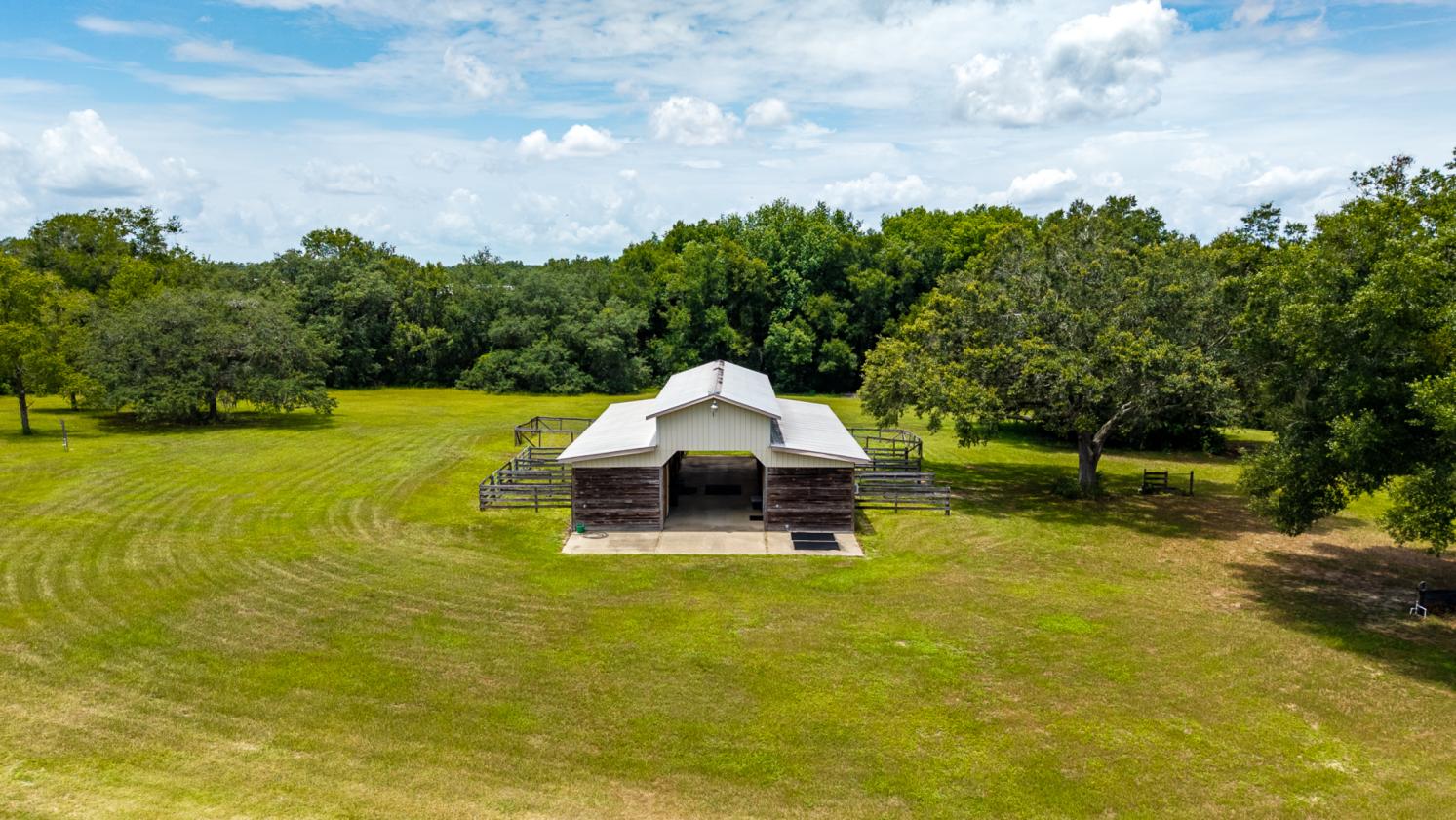 20 ACRE EQUESTRIAN PARADISE WITH NO HOA - photo 6