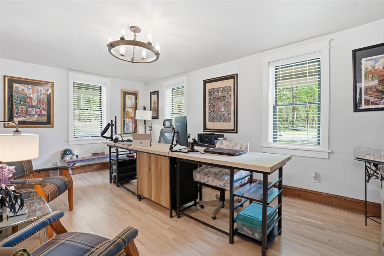 Estate with Bank Barn and Large, Updated Home - photo 16