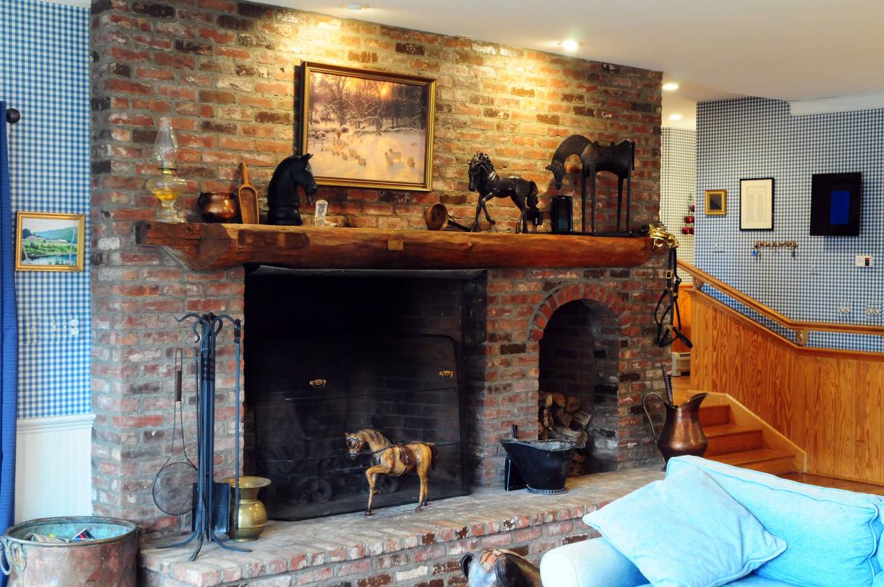 Spectacular equestrian estate in beautiful Vermont river valley