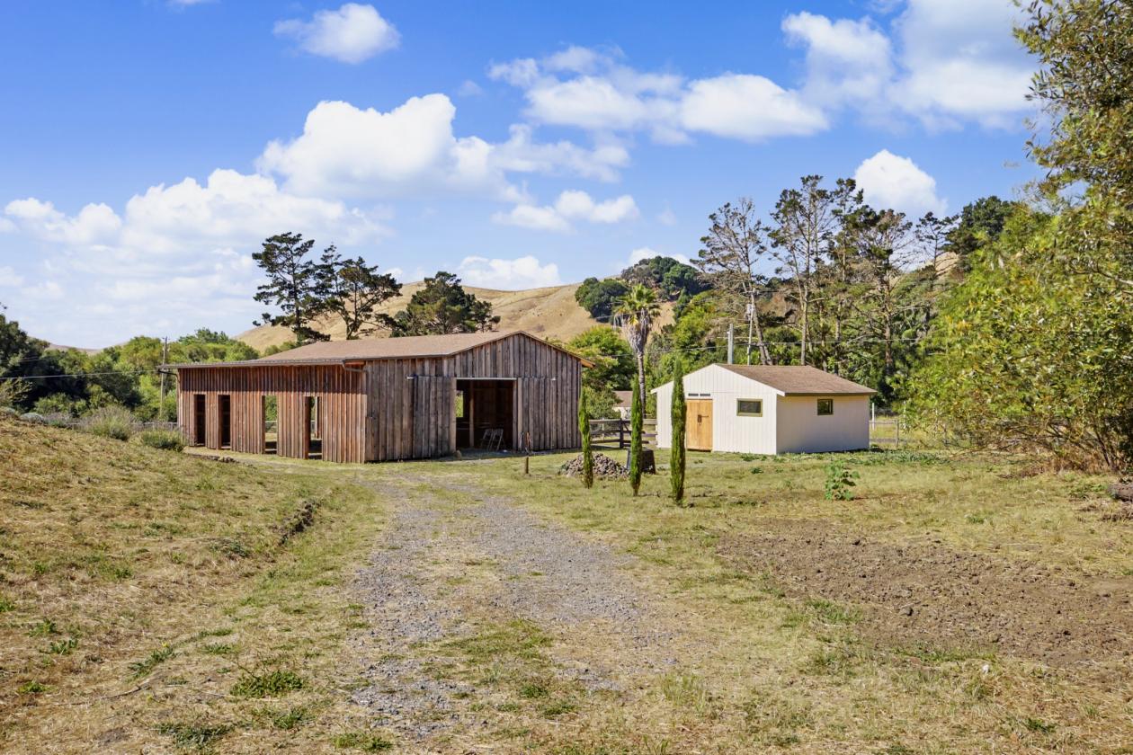 Multigenerational 20 Acre Horse Property Awaits - photo 16