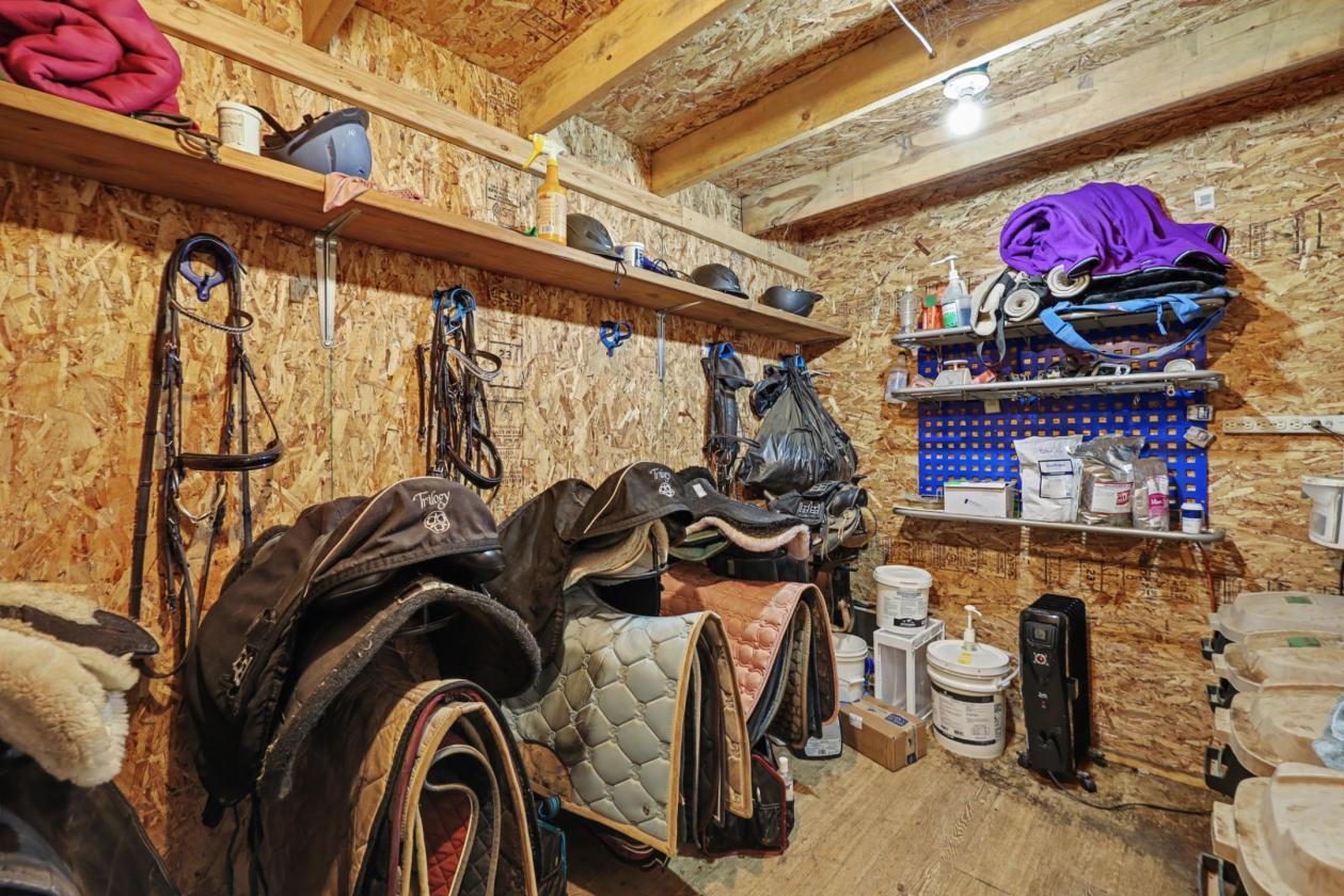 HUGE PRICE DROP - Indoor Arena + Secluded Home - photo 17