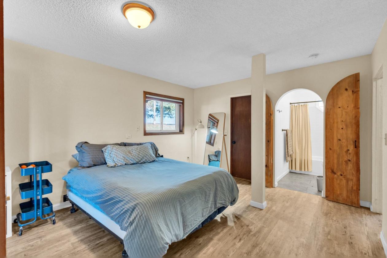 Close-in Equestrian Property! - photo 25