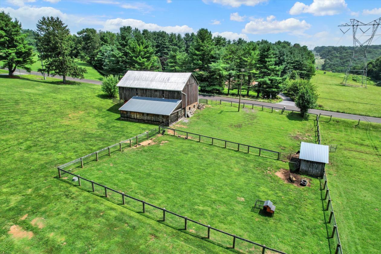 Central Maryland Small Horse Farm - photo 27