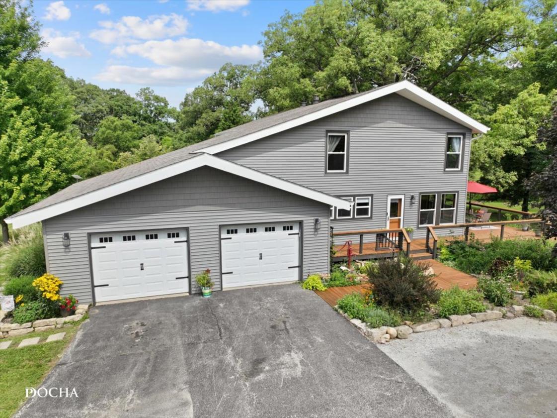 8.6 Acre Farmette; Remodeled Home, Barn & Workshop - photo 4