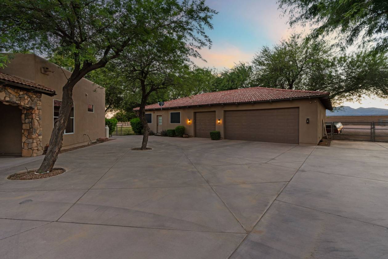 Exceptional Horse Ranch and Custom Home! - photo 27