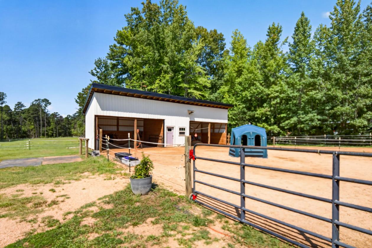 8 Acre Turn-Key Horse Property - photo 26