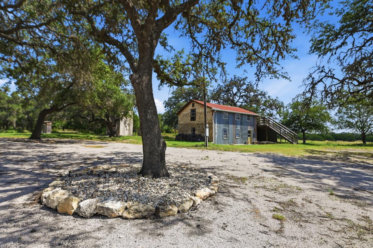 Home-Business! Hill Country Horse Home 5.79 Acres - photo 20