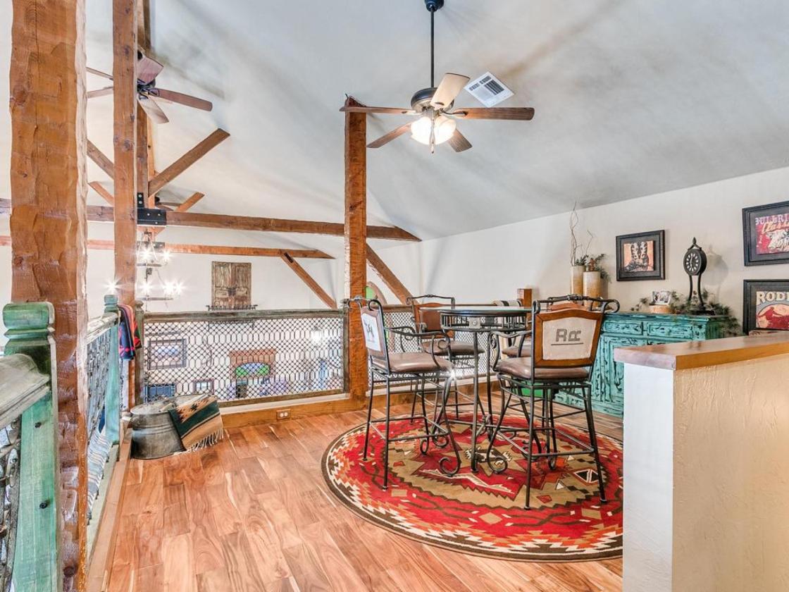 Rustic Elegance Meets Ultimate Equestrian Retreat - photo 24