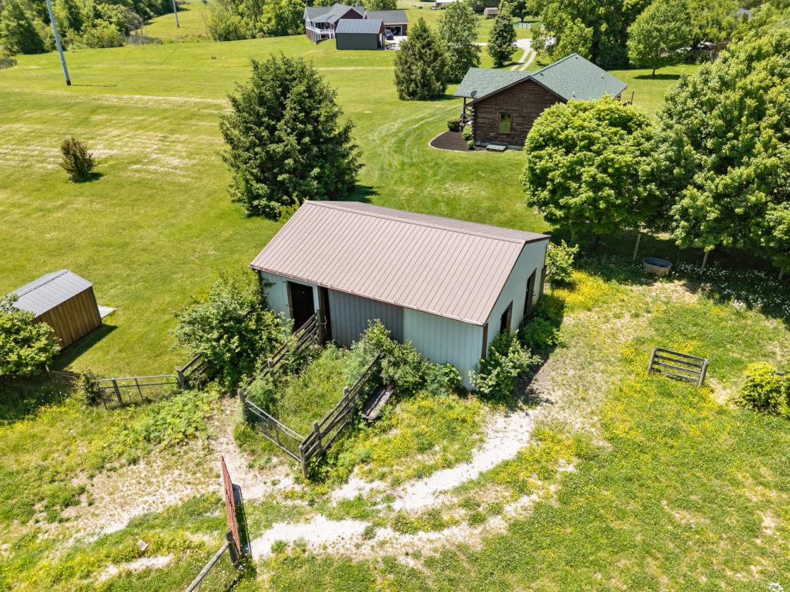 Log cabin nestled on 8.2 picturesque acres - photo 29