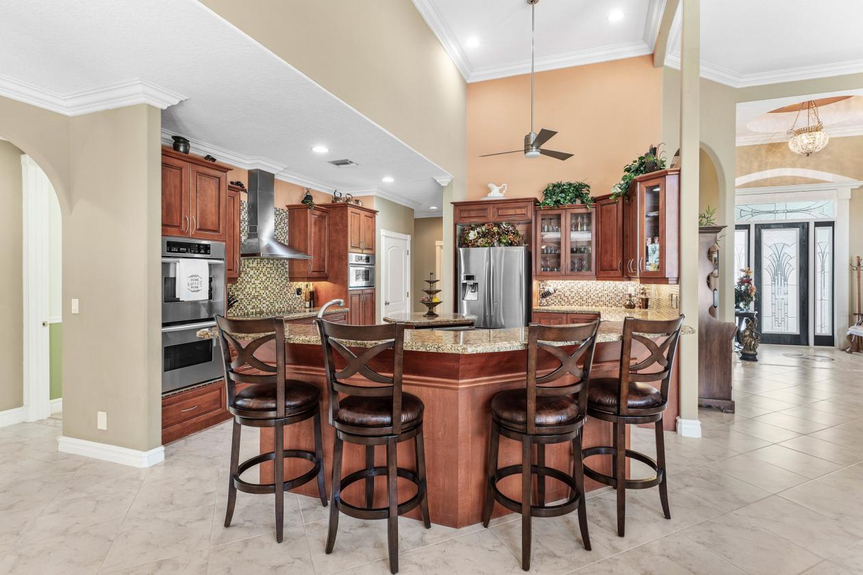 Spectacular 20-Stall Equestrian Estate on 6.34 Ac - photo 12