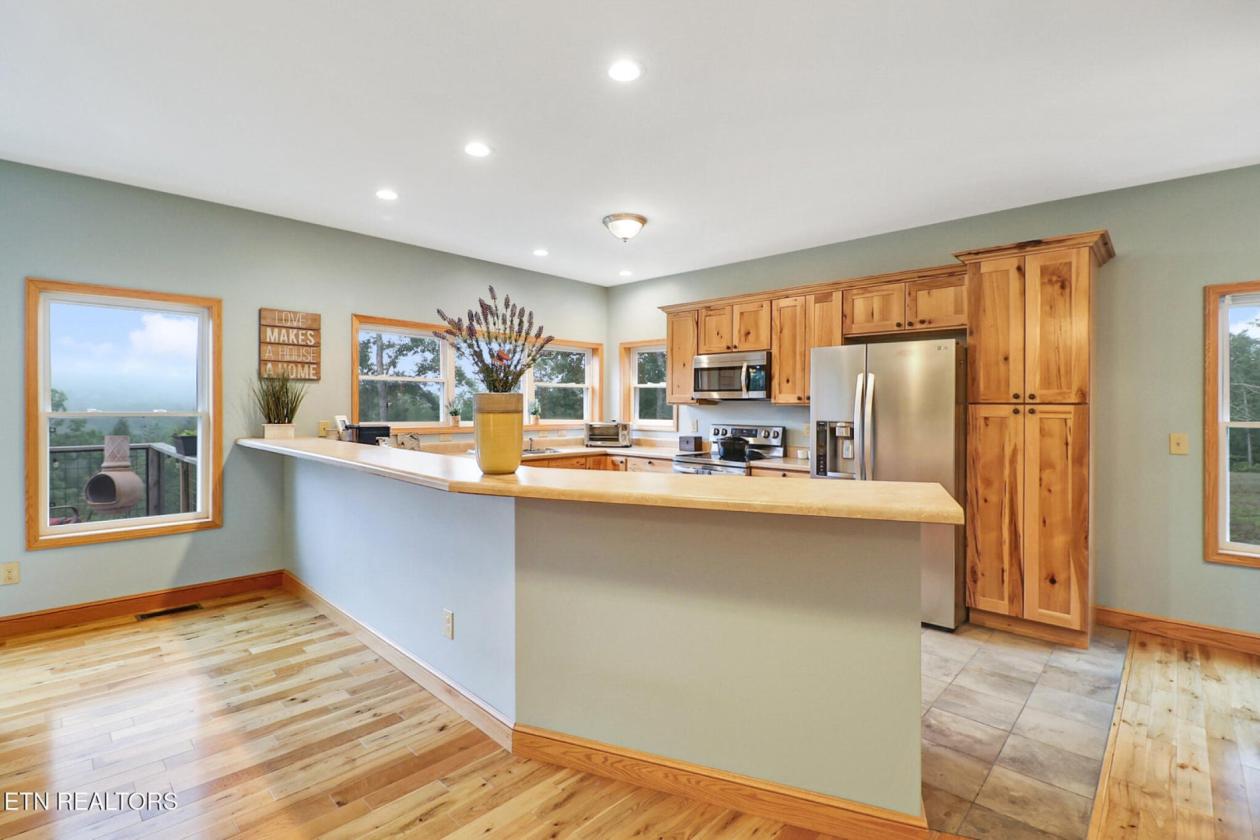Modern Basement Ranch in Big South Fork - photo 8