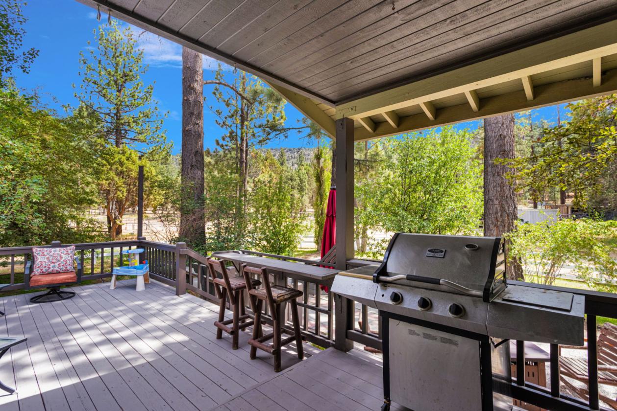 Beautifully updated horse property - photo 24