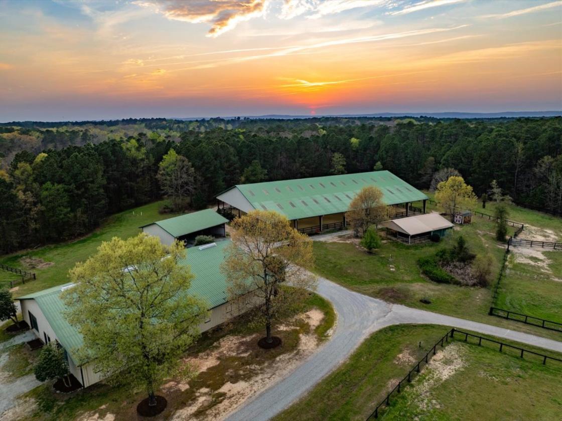 Exceptional Turnkey Equestrian Farm - photo 24