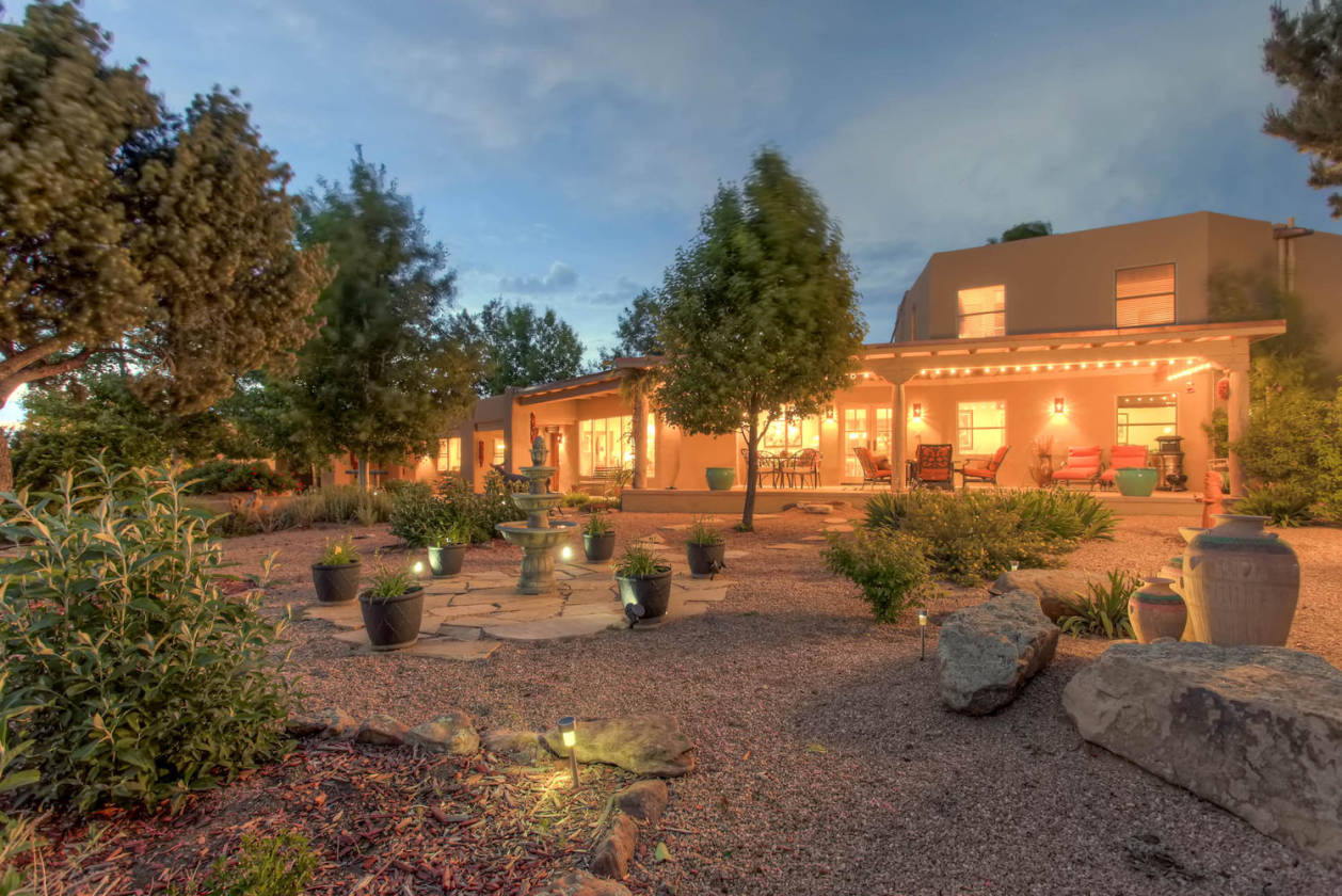 Spectacular Horse Property w/ 5Stall Barn, Large Arena & Easy