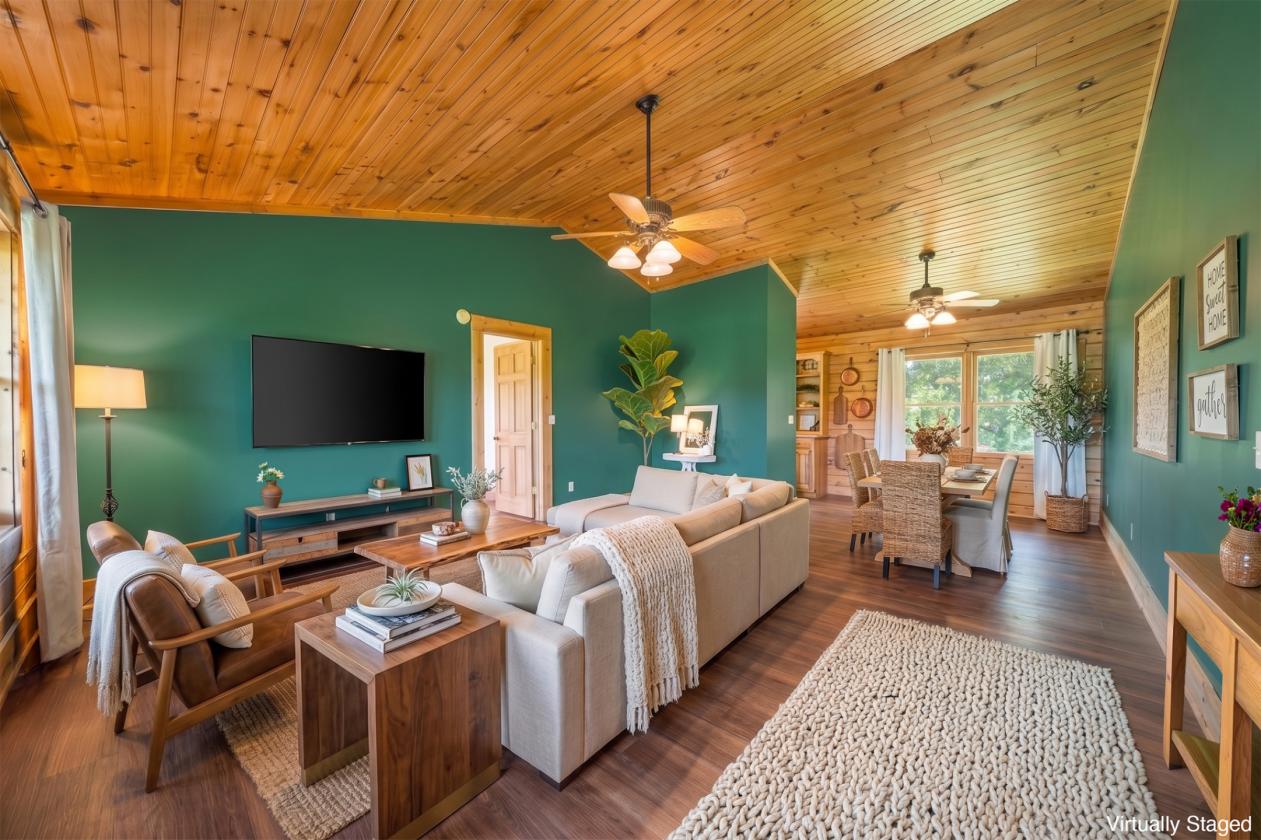 Log cabin nestled on 8.2 picturesque acres - photo 10