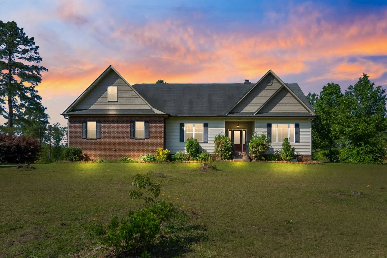 Horse Property for sale.