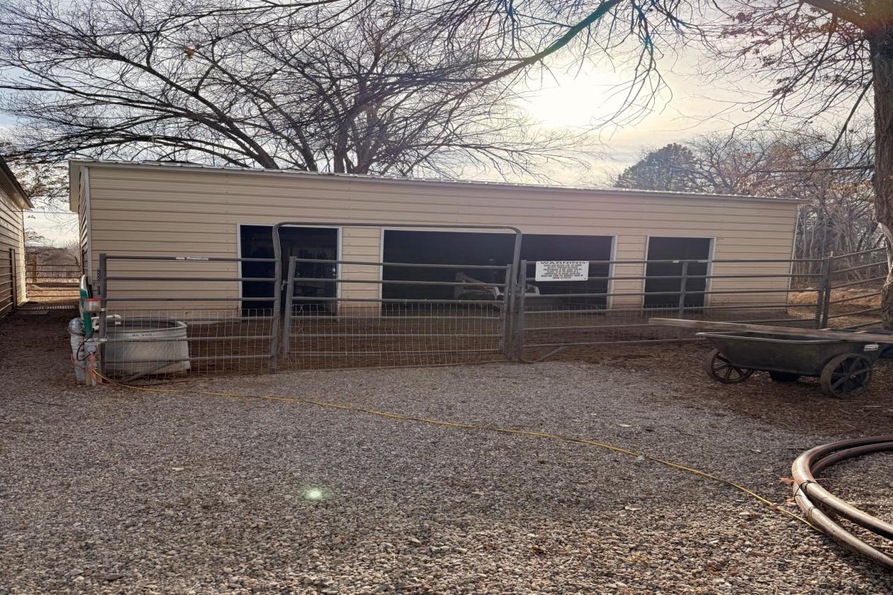 Rare and Beautiful Horse Property Near Santa Fe - photo 8