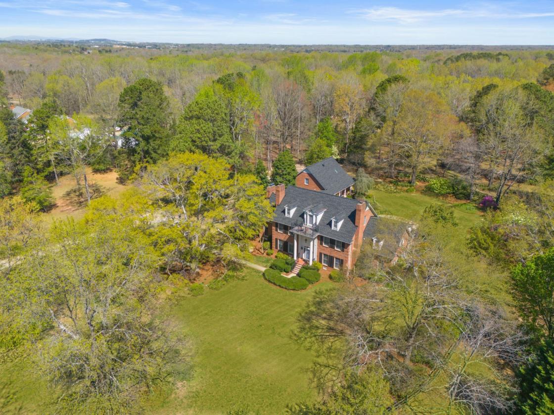 ROUX MANOR | AN EQUESTRIAN ESTATE & MINI FARM - photo 5