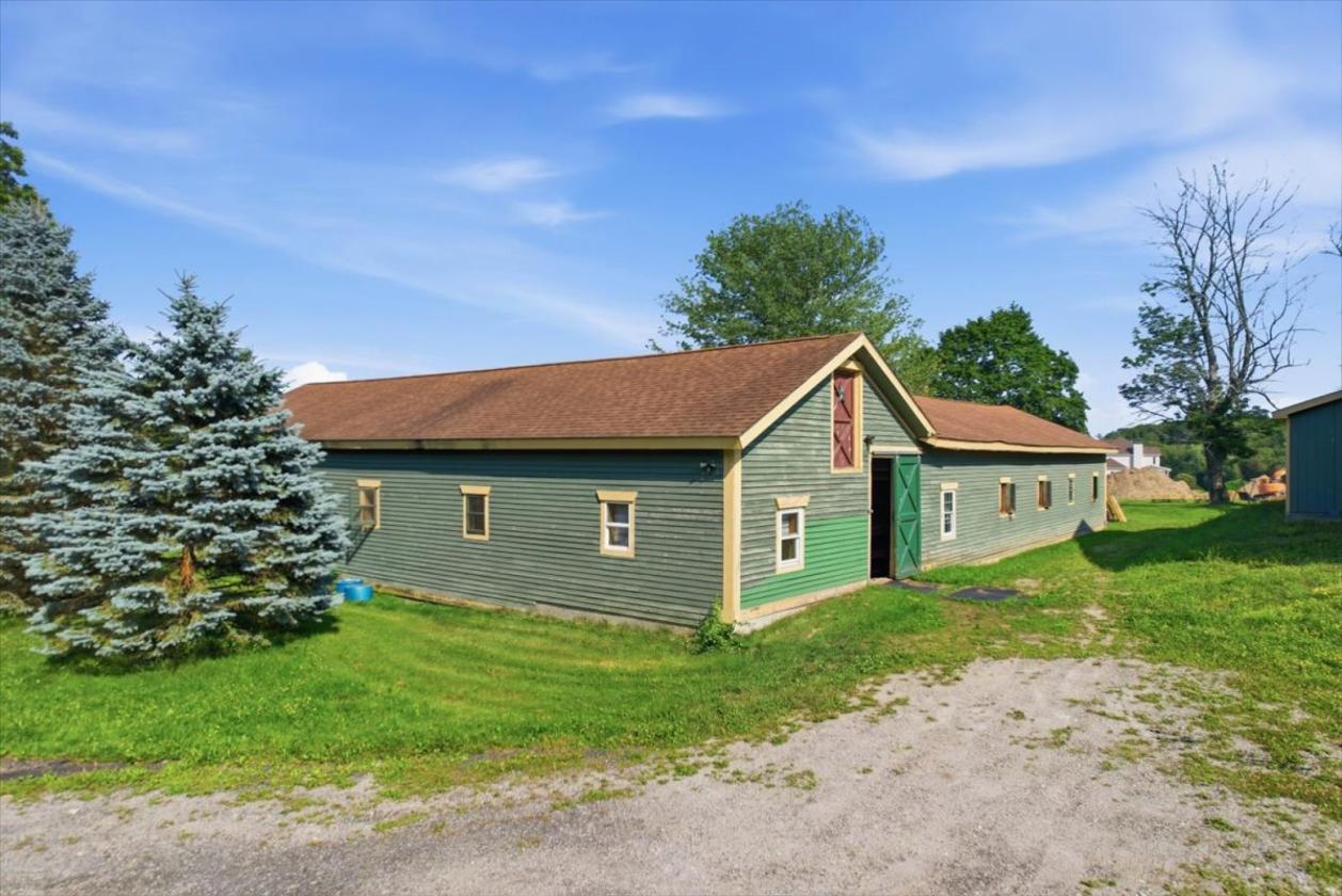 ESTABLISHED EQUESTRIAN PROPERTY EXCEPTIONAL PRICE - photo 10