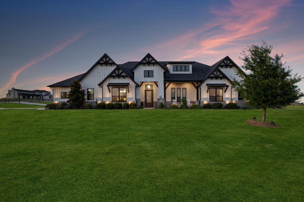 Horses Welcomed | Modern Luxury Farmhouse | 4 Acre - photo 28