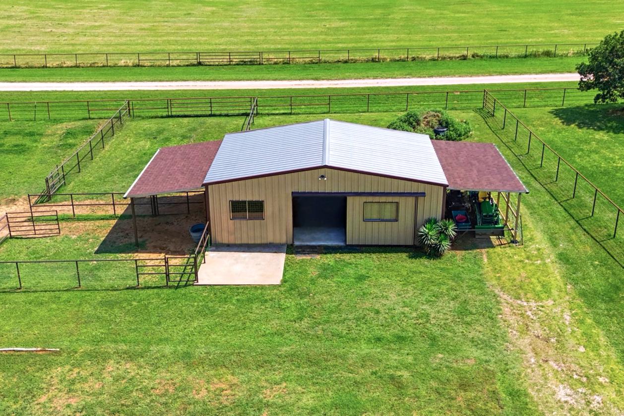 Refined North Texas Ranchette with Home & Barn - photo 27