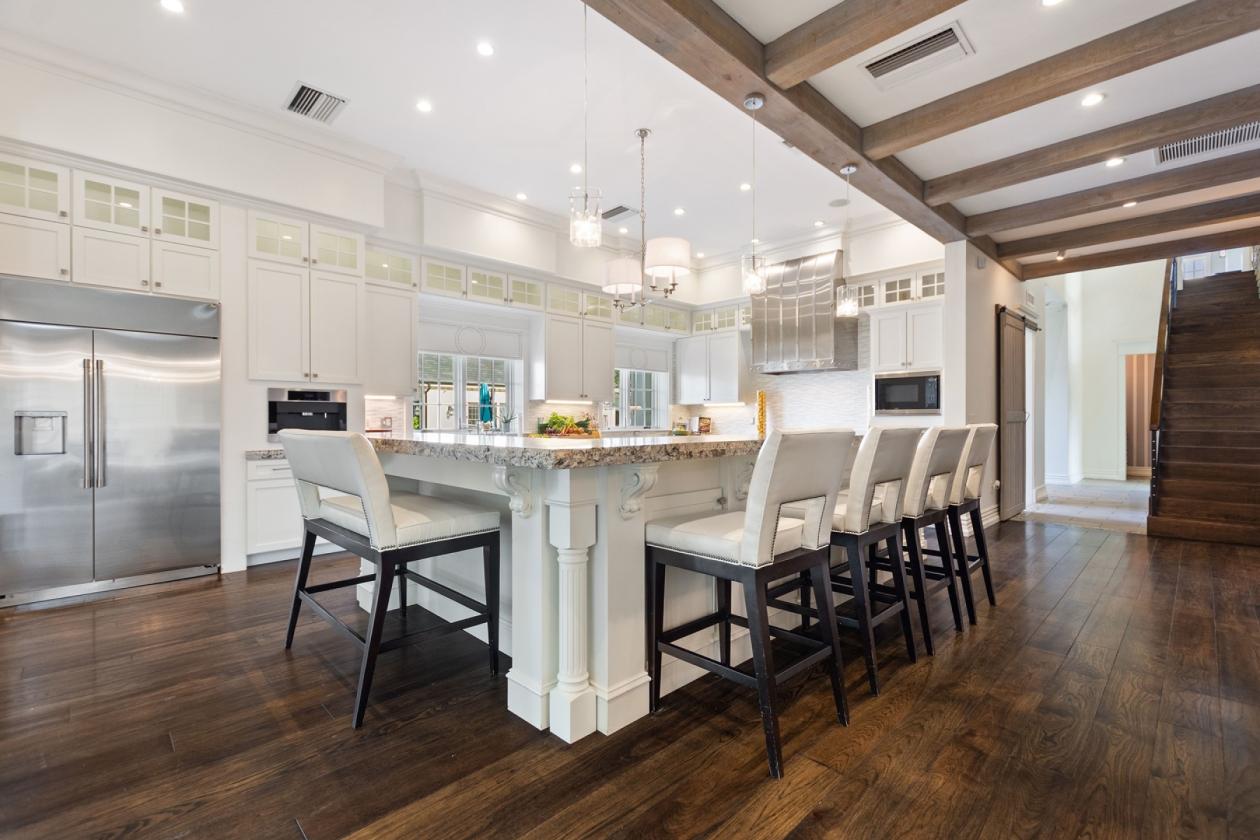 Zoelyon | Equestrian Estate with 5 Stall Barn - photo 8