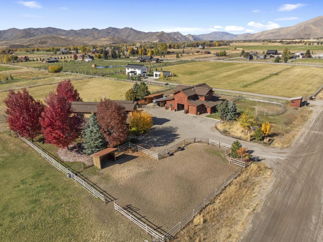 Sun Valley Area Ranchette in Bellevue Farms - photo 6