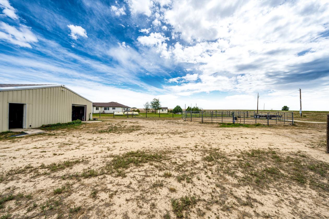 Horse Property & Multi-Generational living! - photo 20