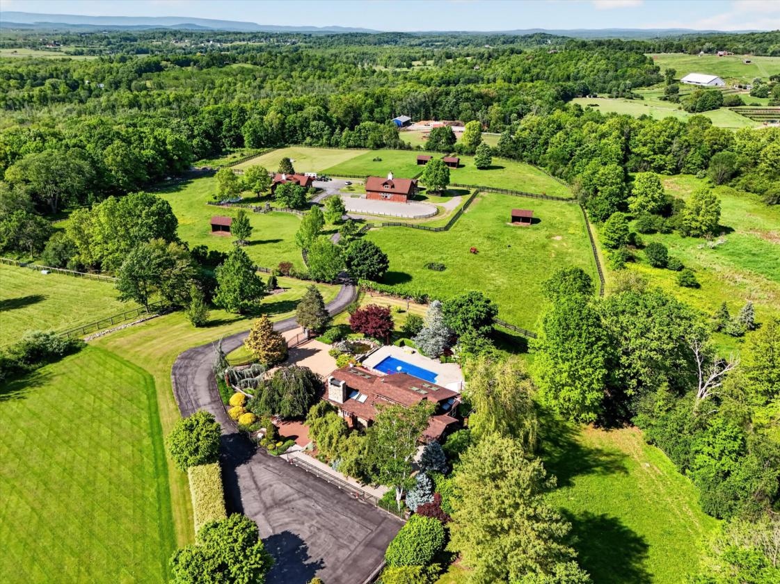 Stunning Hudson Valley Equestrian Estate - photo 6