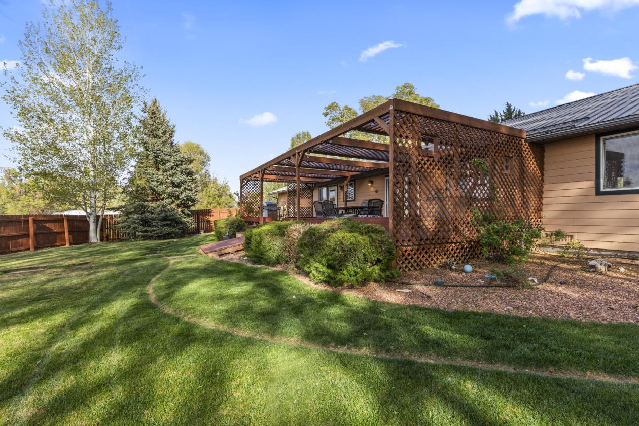 Beautiful Spring Creek Mesa Equestrian farm! - photo 2