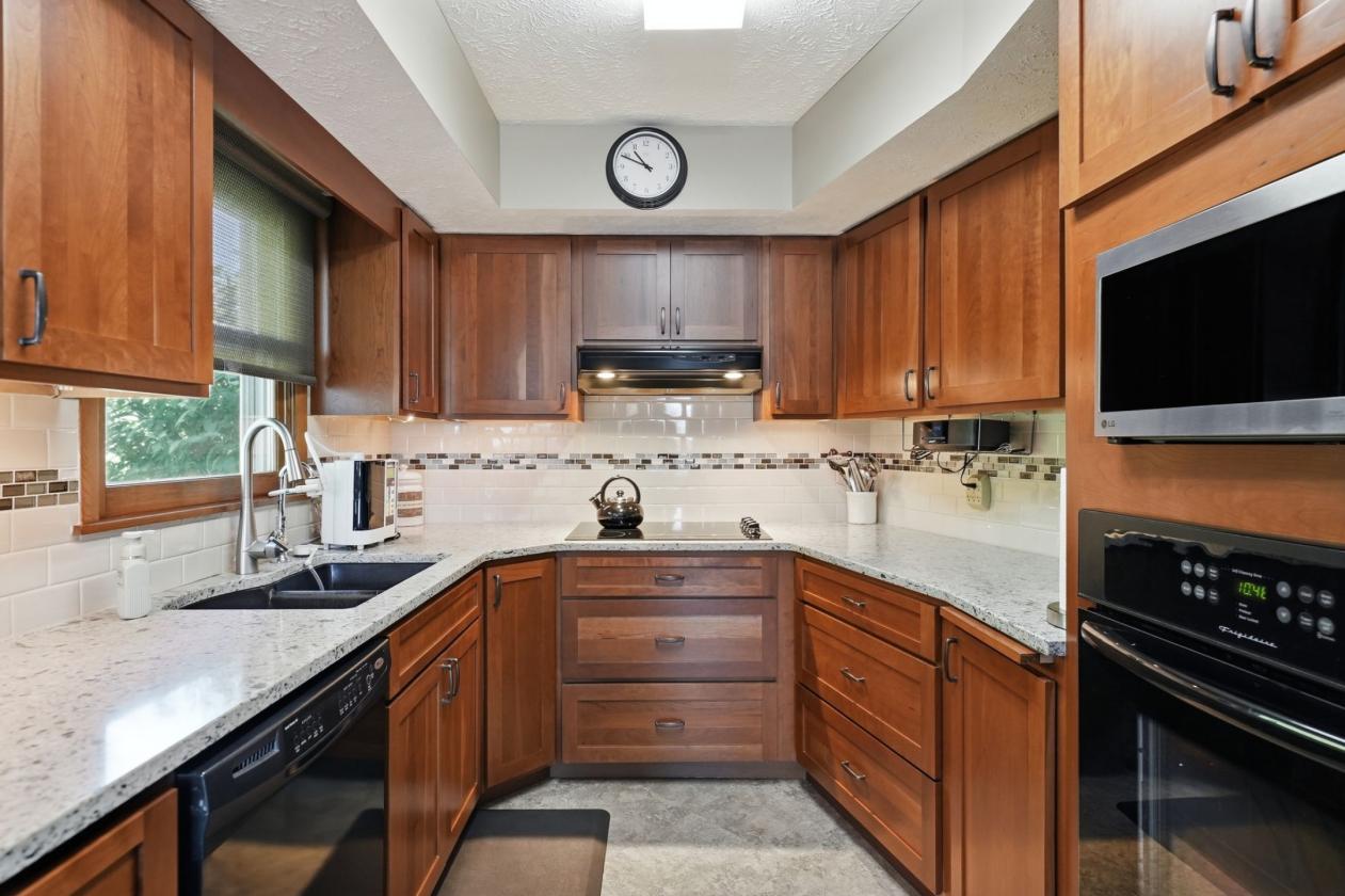 Meticulously Well Maintained Acreage! - photo 14
