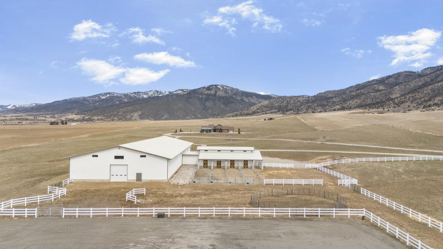Newly built equestrian retreat with home & arena - photo 30