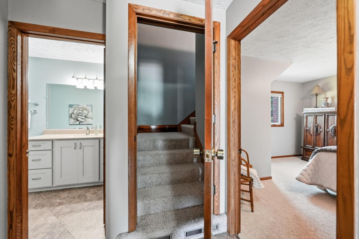 Meticulously Well Maintained Acreage! - photo 17