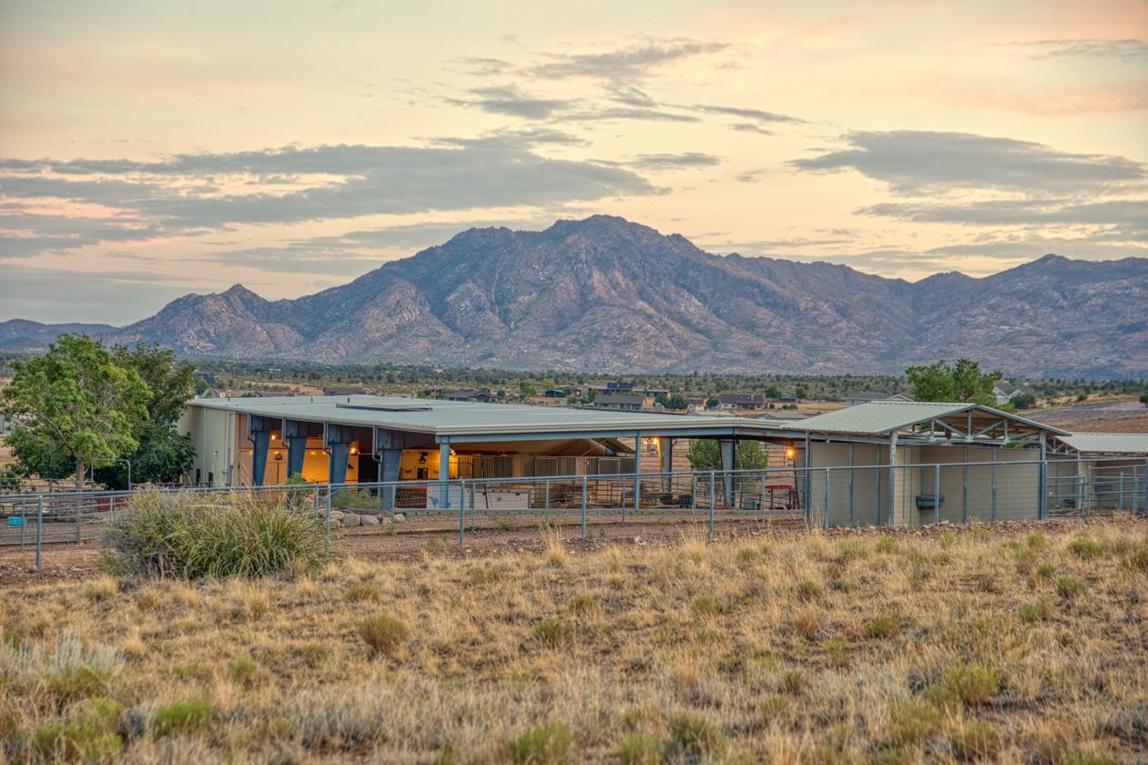 27 Acre Equestrian Dream Home w/ Views & Workshop - photo 14