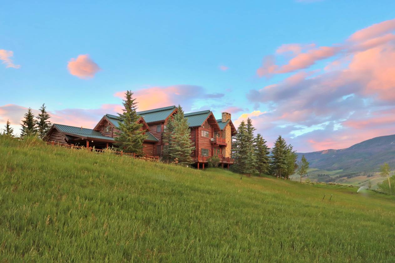 Private Luxury Horse Ranch on 255 Acres Silverthorne, Summit County