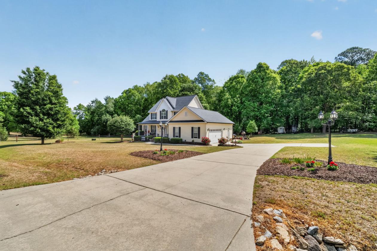 Custom Home on 3+ Horse-Ready Acres - photo 4