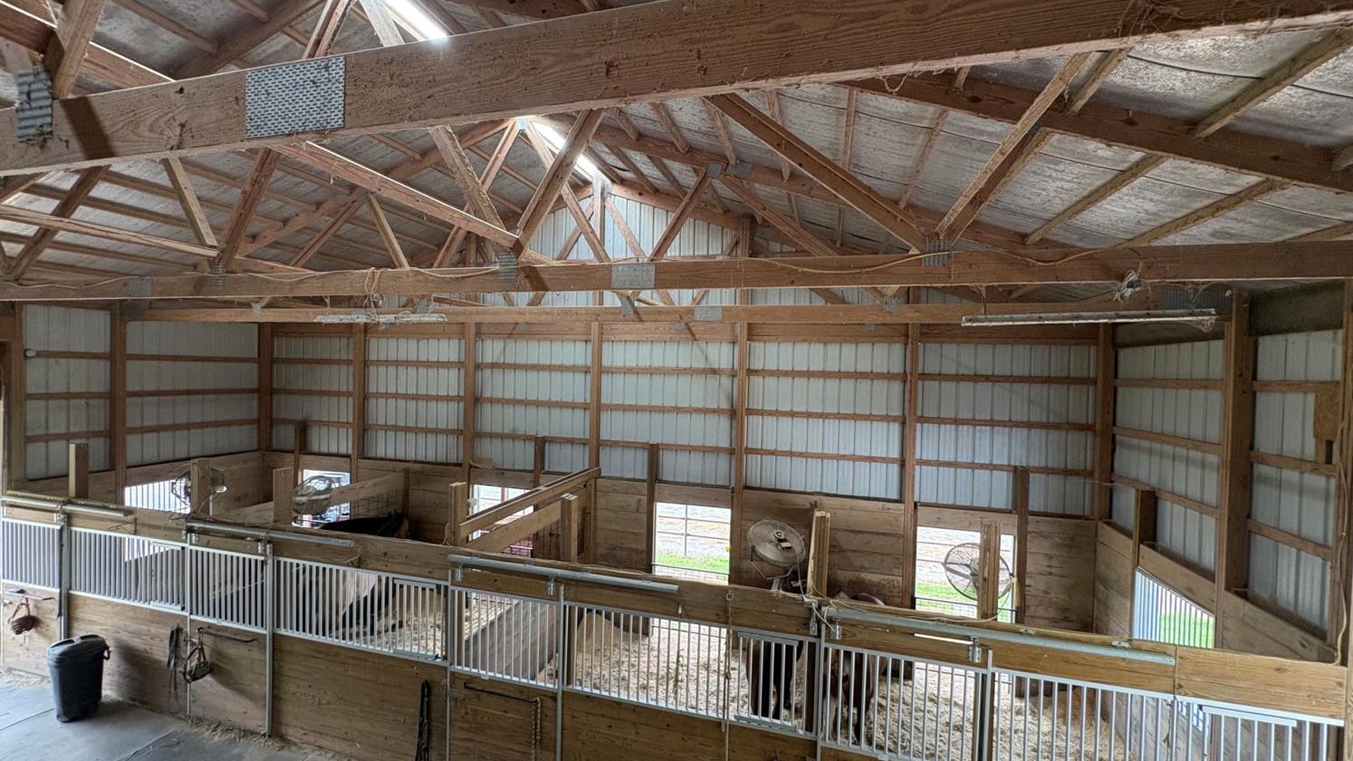 Southern Illinois Horse Farm with home - photo 17