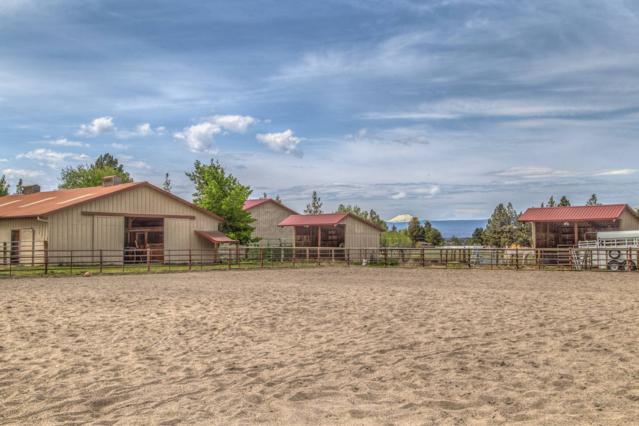 Luxury Equestrian Estate in Tumalo, Oregon Bend, Deschutes County, Oregon Horse Properties