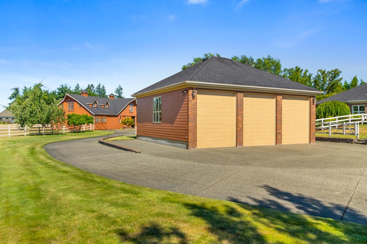 Equestrian Community Estate with Mountain Views - photo 4