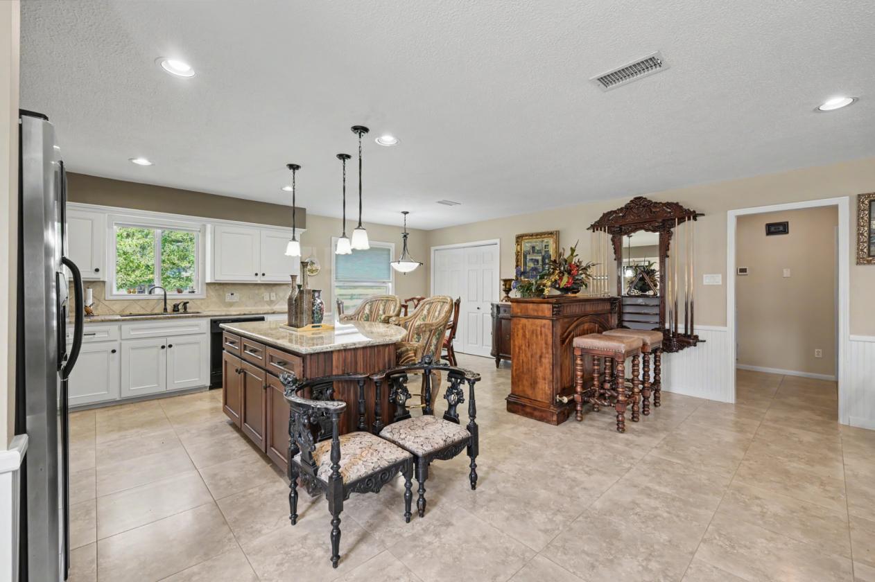 Private Equestrian Estate with guest house - photo 26