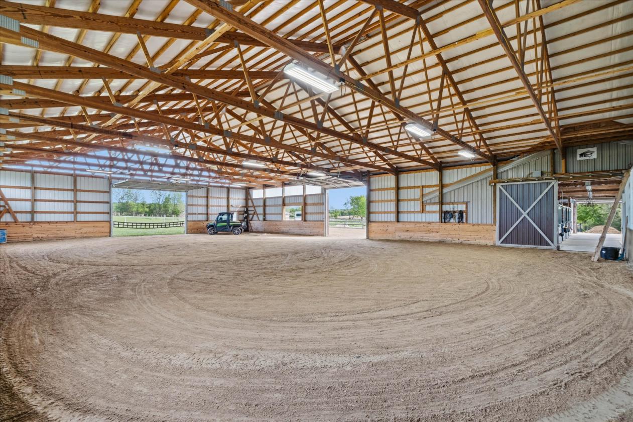 Luxury Equestrian Estate w/ Indoor & New Outdoor - photo 18