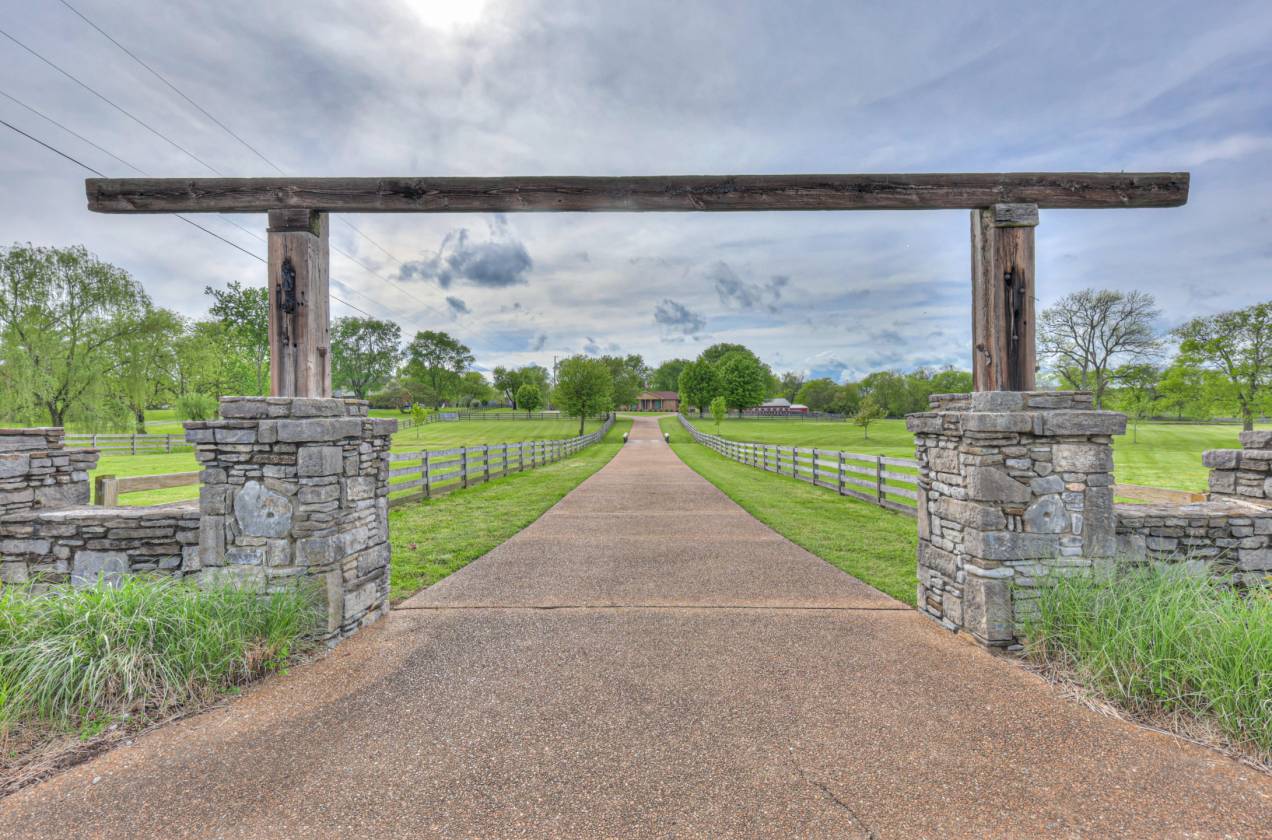 Horse Property for sale.