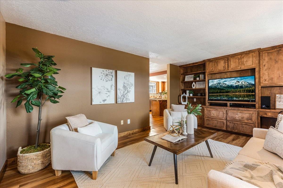 Gorgeous (dividable) 10 acre property with arena! - photo 12