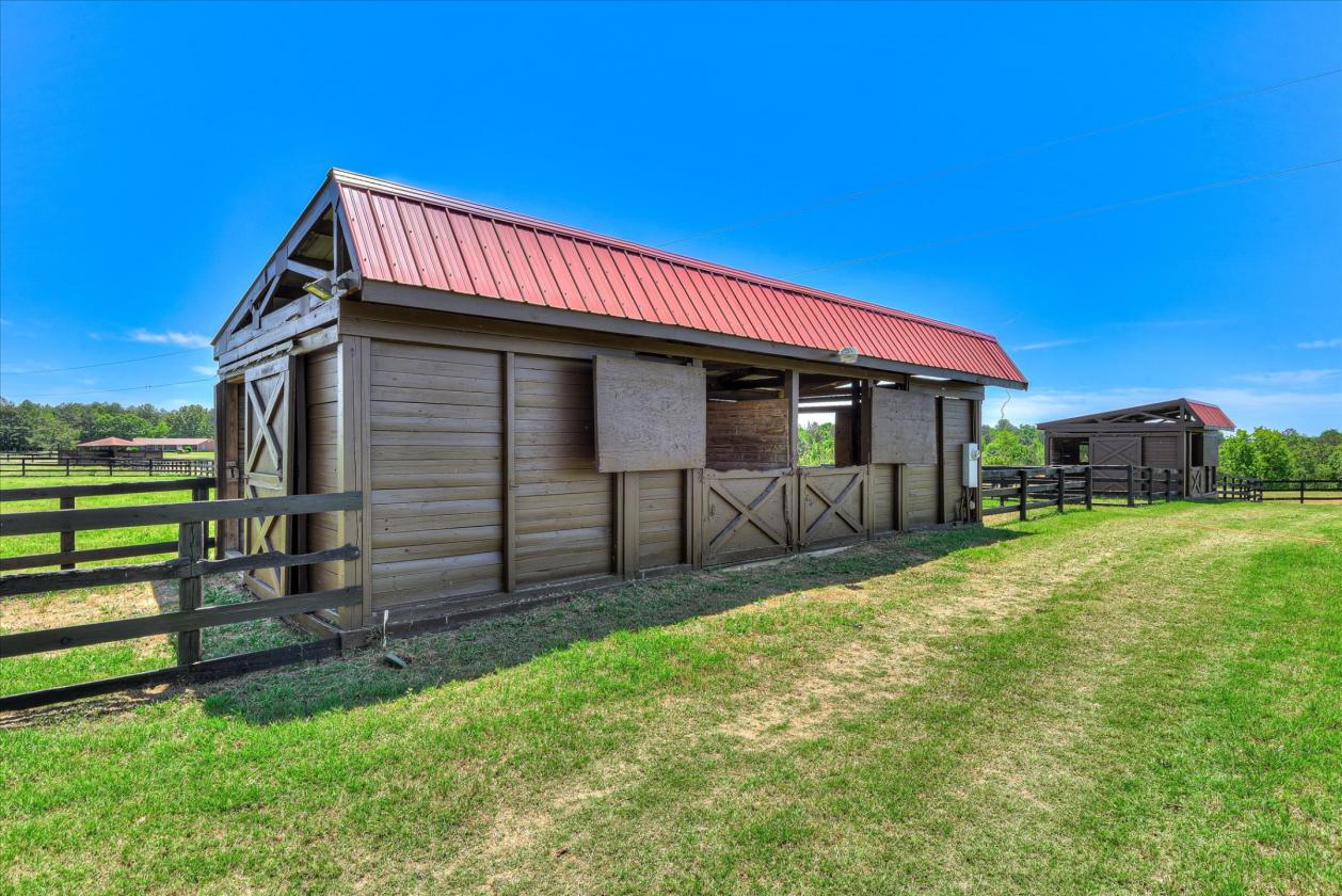 Exceptional 18.25-acre equestrian property - photo 13