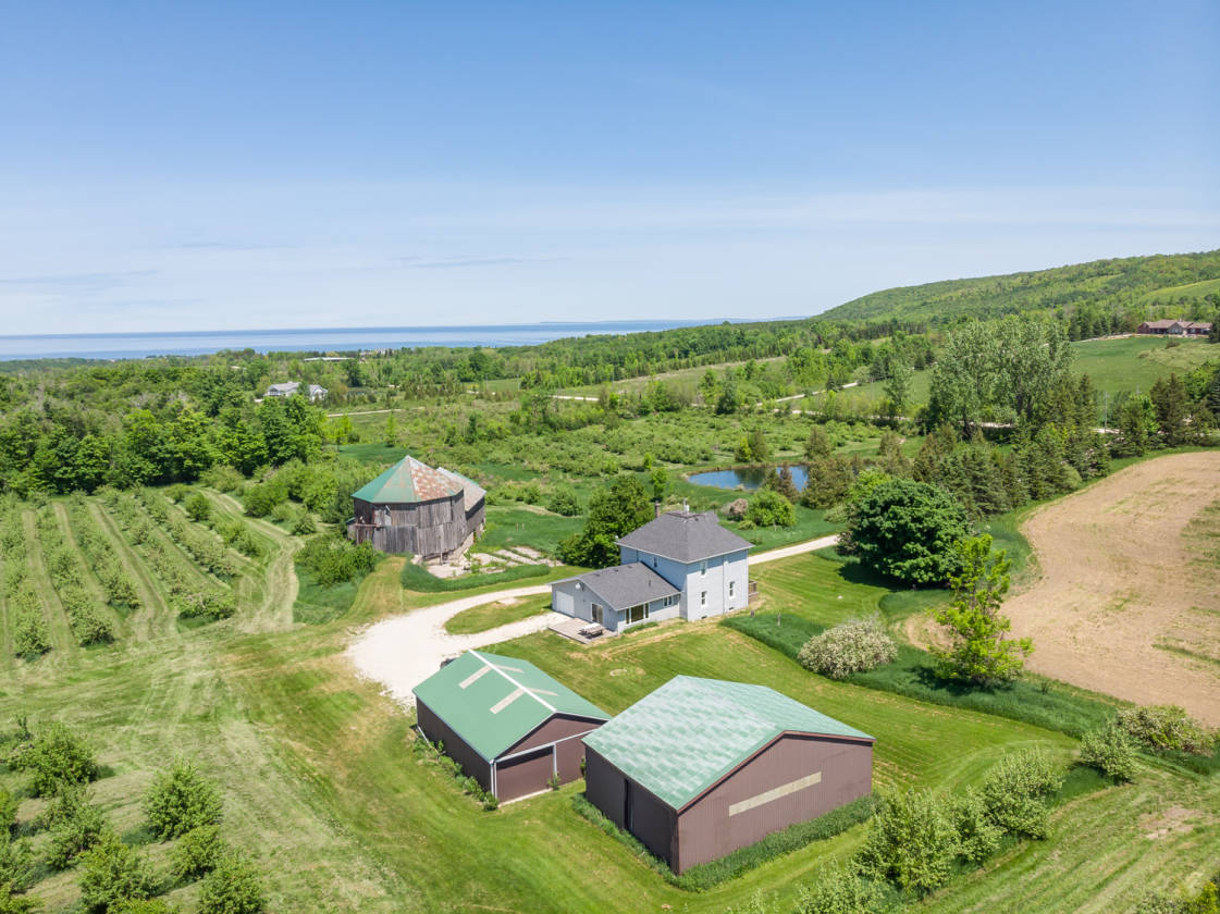 37 ACRES NEAR THE BAY GOLF CLUB! The Blue Mountains, Grey