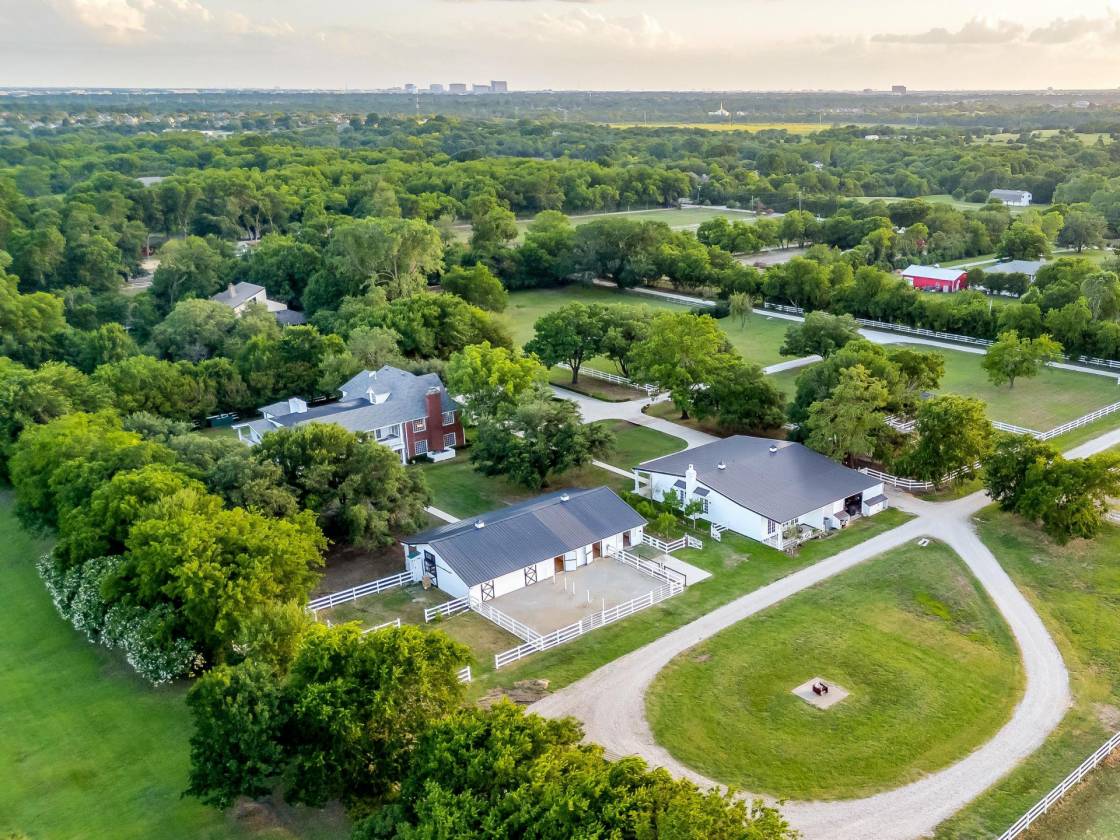 Horse Property for sale.
