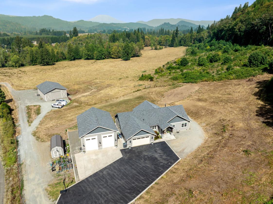 33.59 Acres with Barn, Shop & Mt. St. Helens Views - photo 2