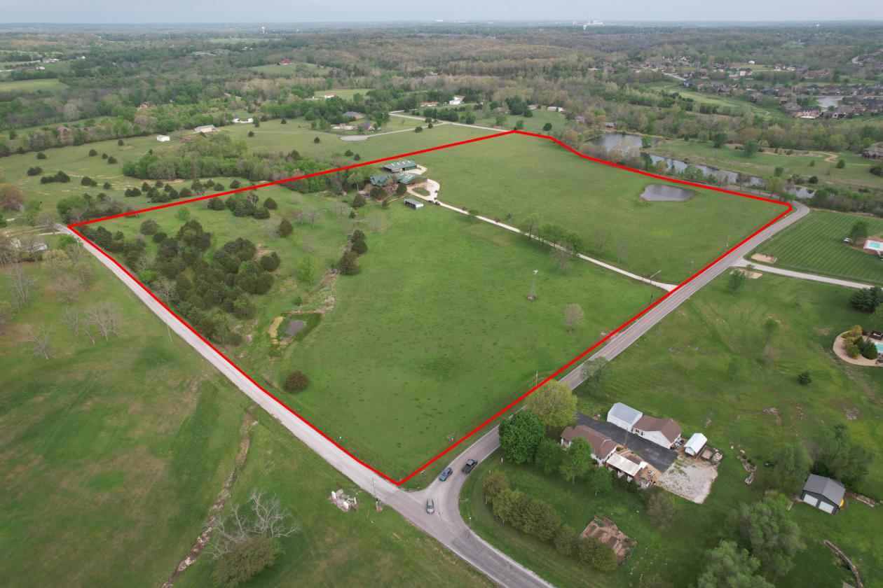 Gated estate located on a gently rolling 33 acres - photo 26